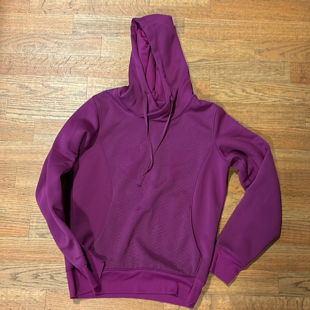 Women’s size small Under Armour Hoodie